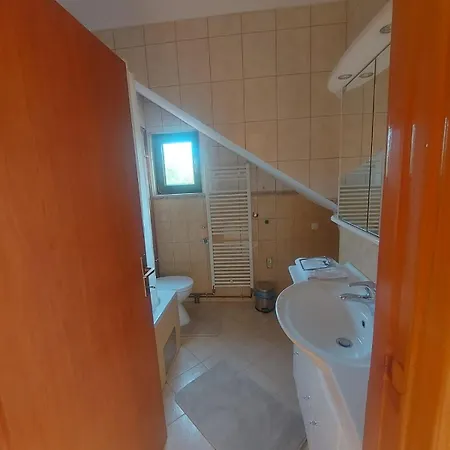 Chalet Rasin Raj